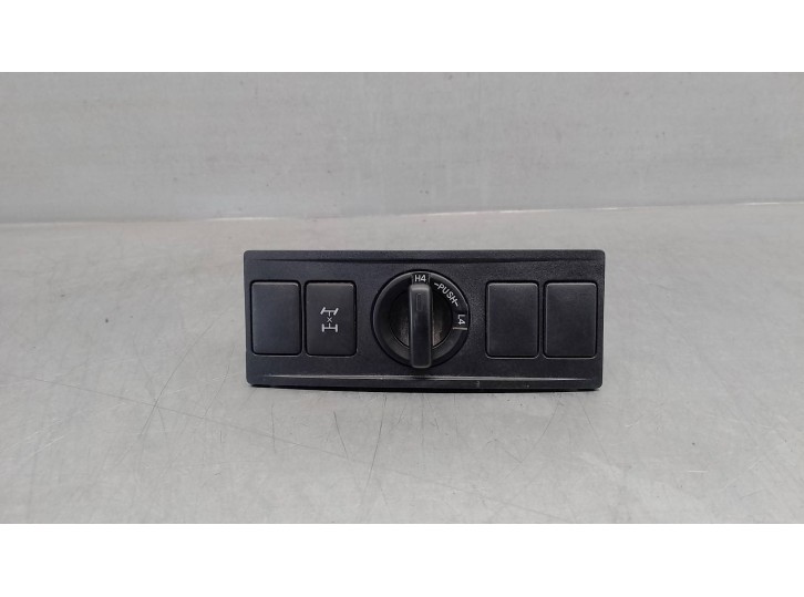 Replacement switch for Toyota Land Cruiser (J15) 3.0 turbodiesel CAT OEM IAM reference 8422360020 
