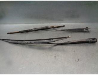 Replacement front right wiper arm for Chrysler Jeep Cherokee (XJ) 2.5 turbodiesel OEM IAM reference 55154983AB 