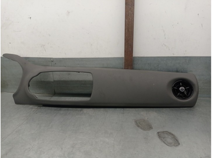 Recambio de molduras delanteras para toyota yaris (_p13_) 1.5 (nsp131_) referencia OEM IAM 554700D090 554700D090B5 