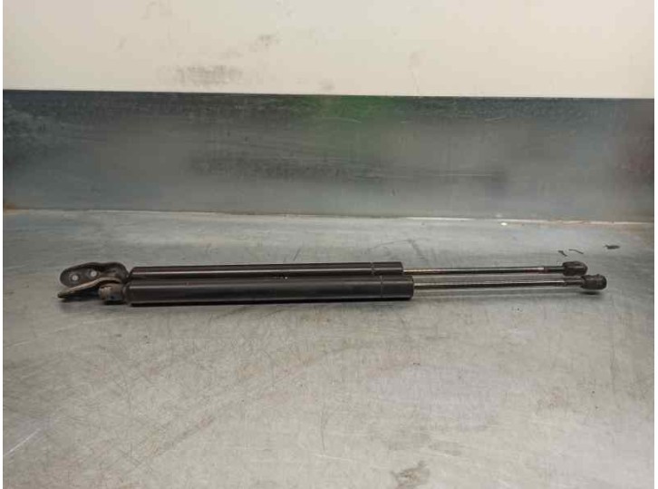 Replacement boot/tailgate struts for Seat Alhambra (7V9) 1.9 TDi OEM IAM reference 7M0827550G 