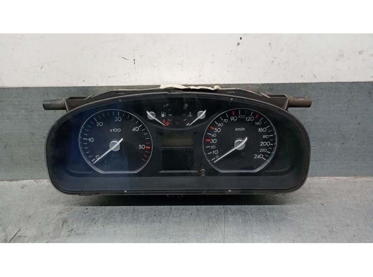 Recambio de cuadro instrumentos para renault laguna ii (bg0/1_) 2.2 dci (bg0f) referencia OEM IAM 8200218888 7711380001 