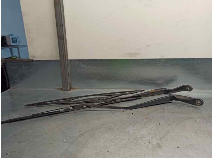 Recambio de brazo limpia delantero derecho para seat alhambra (7v9) 1.9 tdi referencia OEM IAM 7M1955410A  