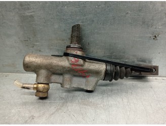 Recambio de bomba embrague para volkswagen t-3 caravelle 1.6 c.c td referencia OEM IAM 3677452  