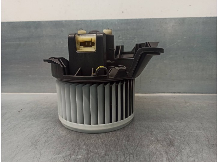 Recambio de motor calefaccion para opel corsa e business referencia OEM IAM 13335075  DENSO