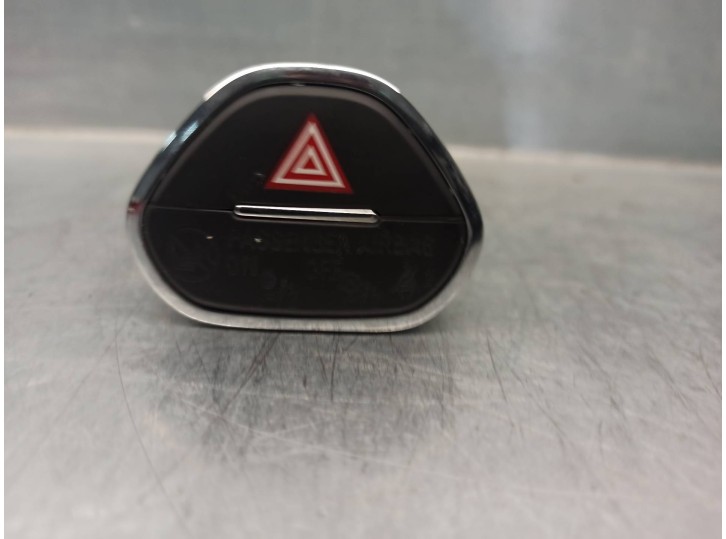 Recambio de warning para opel corsa e business referencia OEM IAM 39031634  