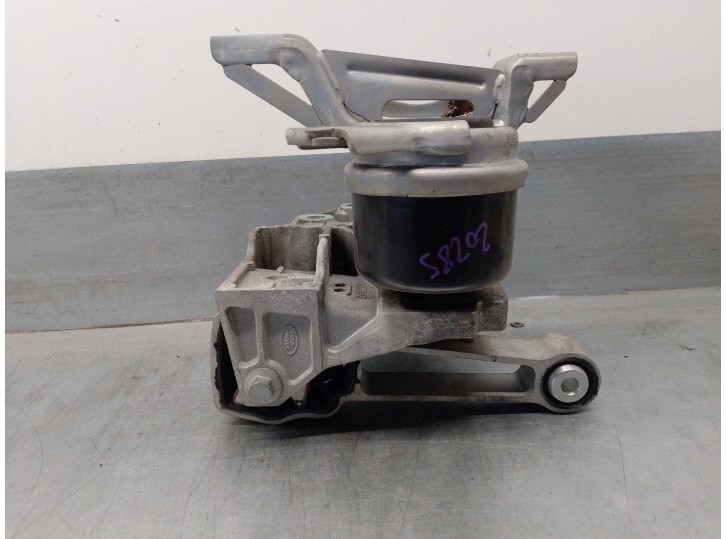 Replacement right engine mount for Land Rover Evoque 2.2 SD4 cat OEM IAM reference BJ326F012AB BJ326F012AB 