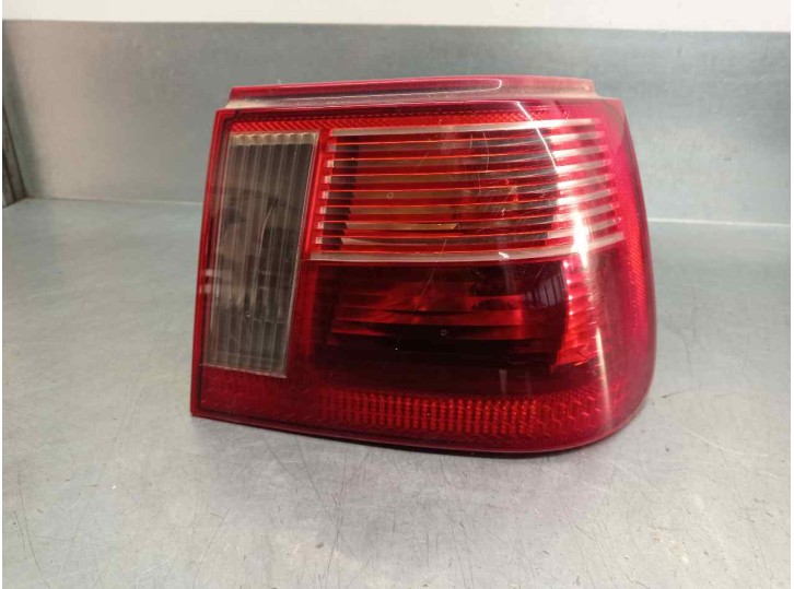 Replacement right rear light for Seat Ibiza (6K1) 1.4 OEM IAM reference 6K6945112G FENDER 5 DOORS