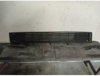 Recambio de rejilla delantera para volkswagen t-3 caravelle 1.6 c.c td referencia OEM IAM 251853663  