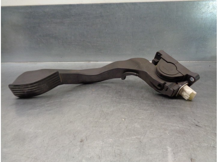 Recambio de potenciometro pedal para peugeot 1007 dolce referencia OEM IAM 9647135280 0280752279 BOSCH