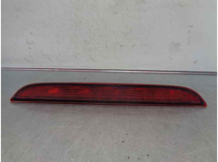 Recambio de luz central de freno para mazda premacy (cp) 2.0 turbodiesel cat referencia OEM IAM C10051580C 