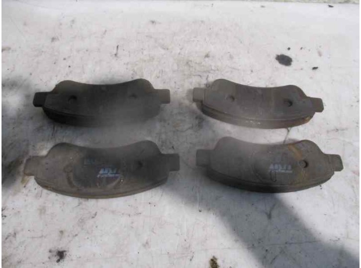 Replacement brake pads for Citroën Xsara sedan 1.6i 16V Exclusive OEM IAM reference 