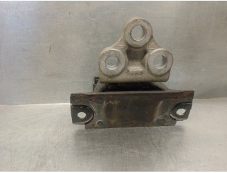 Replacement engine mount for Opel Corsa E Business OEM IAM reference 468646740 468646740 