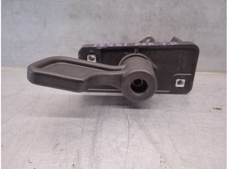 Recambio de maneta interior trasera derecha para peugeot bipper 1.4 hdi referencia OEM IAM 12242453 