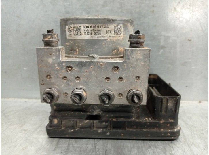 Replacement ABS unit for Audi A3 Saloon (8VS, 8VM) 1.6 TDI OEM IAM reference 3Q0614517AA 3Q0614517AA 10022006714