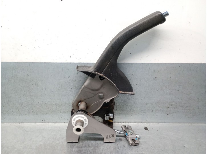 Recambio de palanca freno de mano para hyundai i30 1.6 crdi cat referencia OEM IAM 597102R000WK 597102R000WK 