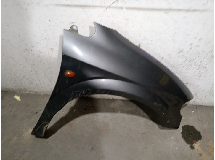 Recambio de aleta delantera derecha para chrysler voyager iv (rg, rs) 2.5 crd referencia OEM IAM 5018444AA 5018444AA 