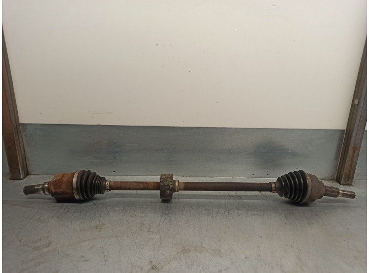 Recambio de transmision delantera derecha para dodge avenger se referencia OEM IAM 5085120AE  