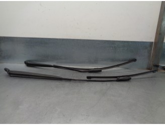 Recambio de brazo limpia delantero derecho para citroën c-elysée 1.2 12v vti referencia OEM IAM 