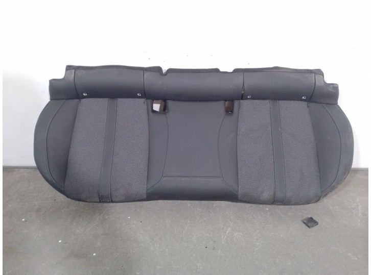 Recambio de asientos traseros para peugeot 308 iii (fb_, fh_, fp_, f3_, fm_) bluehdi 130 (fbyhzl, fbyhzt) referencia OEM IAM P26