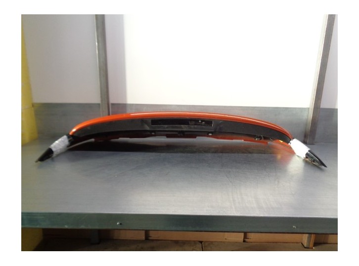 Recambio de aleron trasero para renault captur 0.9 energy referencia OEM IAM 960304415R 