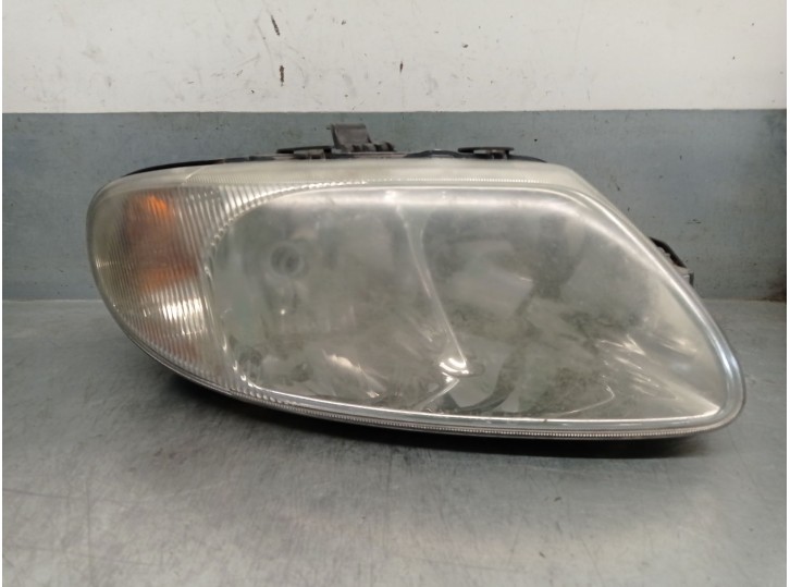 Recambio de faro derecho para chrysler voyager iv (rg, rs) 2.5 crd referencia OEM IAM 04857702AB 4857702AB 5870200000