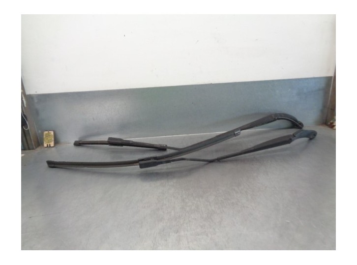 Recambio de brazo limpia delantero derecho para renault captur 0.9 energy referencia OEM IAM 288866528R 288812365R 