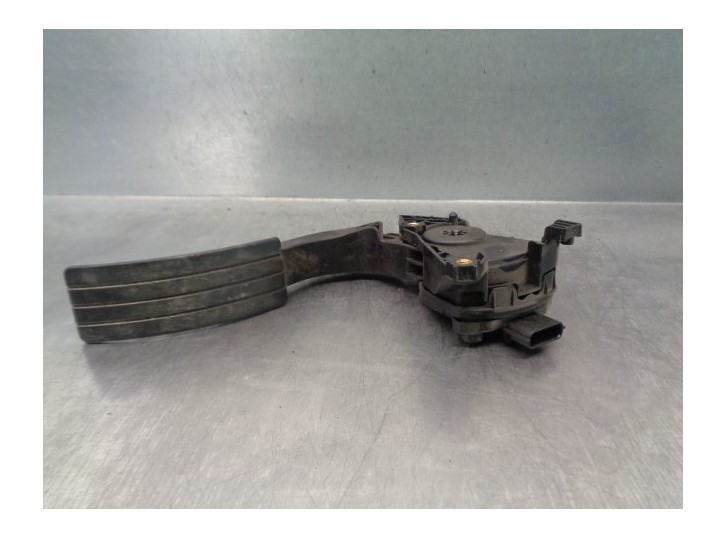 Recambio de potenciometro pedal para renault captur 0.9 energy referencia OEM IAM 180029347R 6PV00997807 HELLA