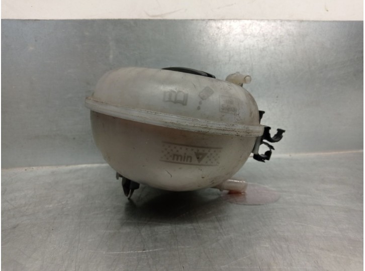 Recambio de deposito expansion para audi a3 limousine (8vs, 8vm) 1.6 tdi referencia OEM IAM 5Q0121407G 5Q0121407G 