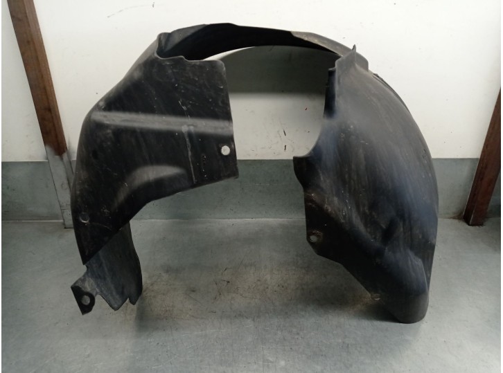 Replacement front right wheel arch liner for Chrysler Voyager IV (RG, RS) 2.5 CRD OEM IAM reference 4857428AB 