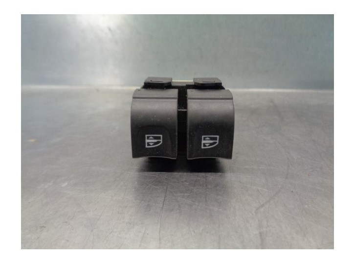 Recambio de mando elevalunas delantero izquierdo para renault captur 0.9 energy referencia OEM IAM 254118722R 