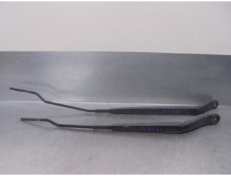 Recambio de brazo limpia delantero derecho para citroën c3 ii 1.4 referencia OEM IAM 9683381680 9683382180 