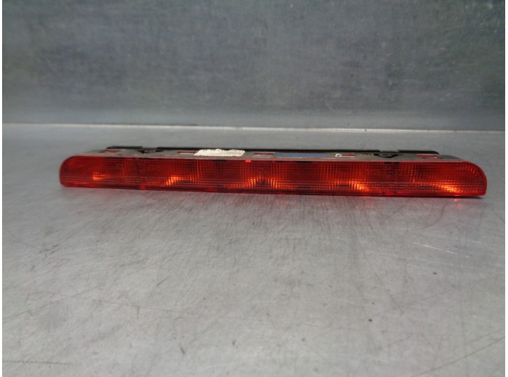 Recambio de luz central de freno para citroën c-elysée 1.2 12v vti referencia OEM IAM 9675807280 