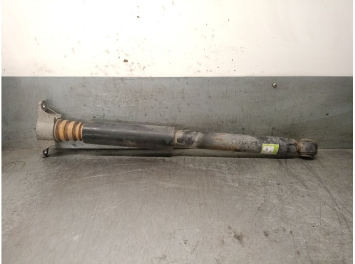 Replacement rear right shock absorber for Mazda CX-5 (KE, GH) 2.2 D (KE2FW) OEM IAM reference KD4528700A KD4528910D 
