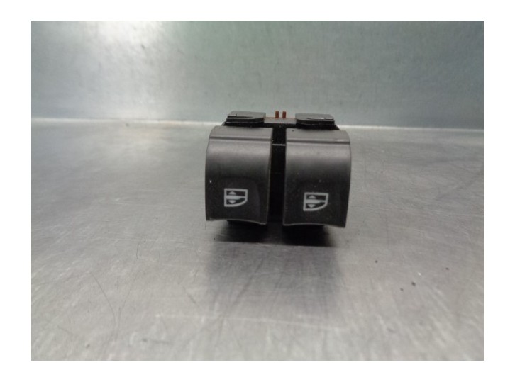 Recambio de mando elevalunas delantero izquierdo para renault captur 0.9 energy referencia OEM IAM 254113300R 