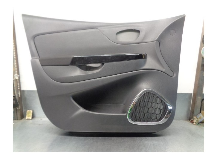 Recambio de guarnecido puerta delantera izquierda para renault captur 0.9 energy referencia OEM IAM 809019807R 