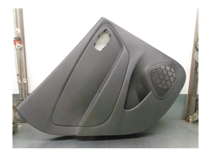 Recambio de guarnecido puerta trasera izquierda para renault captur 0.9 energy referencia OEM IAM 829A19886R 