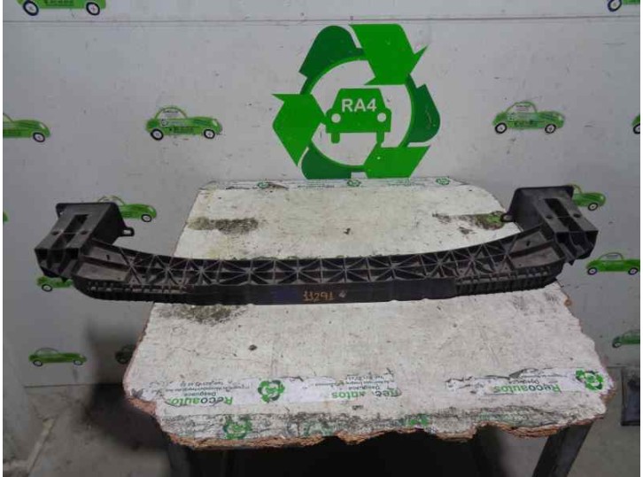Recambio de refuerzo paragolpes delantero para peugeot 308 1.6 16v referencia OEM IAM DE PLASTICO 