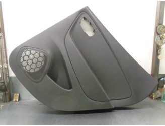 Recambio de guarnecido puerta trasera derecha para renault captur 0.9 energy referencia OEM IAM 829A08594R 