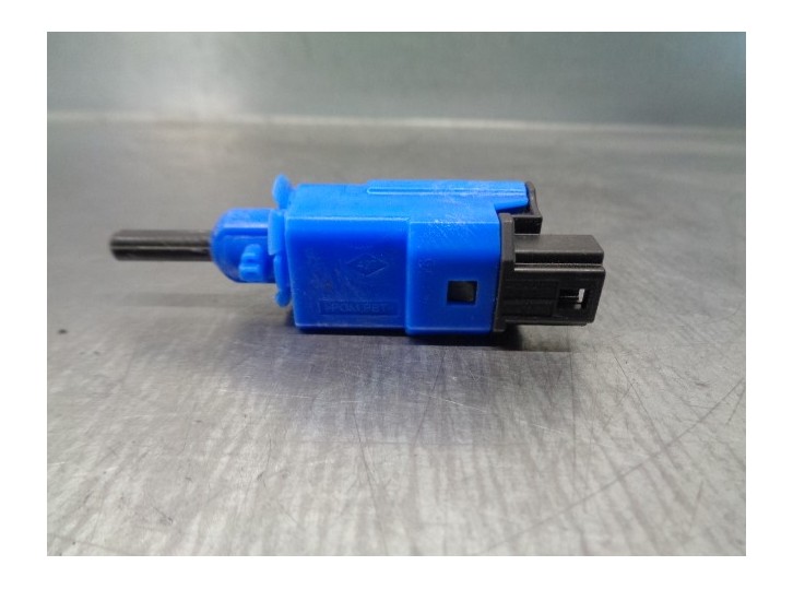 Recambio de interruptor para renault captur 0.9 energy referencia OEM IAM 253251679R 