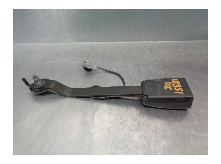Recambio de enganche cinturon delantero izquierdo para renault captur 0.9 energy referencia OEM IAM 878177659R  DEL IZQ.