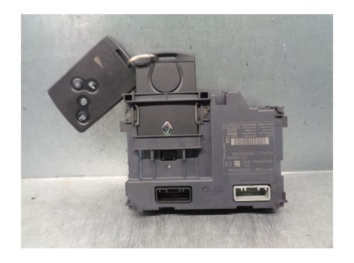 Replacement ignition switch for Renault Captur 0.9 Energy OEM IAM reference 285905719R A2C92561904 CONTINENTAL
