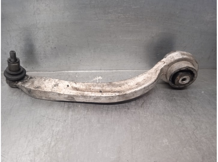 Replacement front right lower suspension arm for Volkswagen Passat saloon (3B3) 2.5 V6 TDI OEM IAM reference 8E040