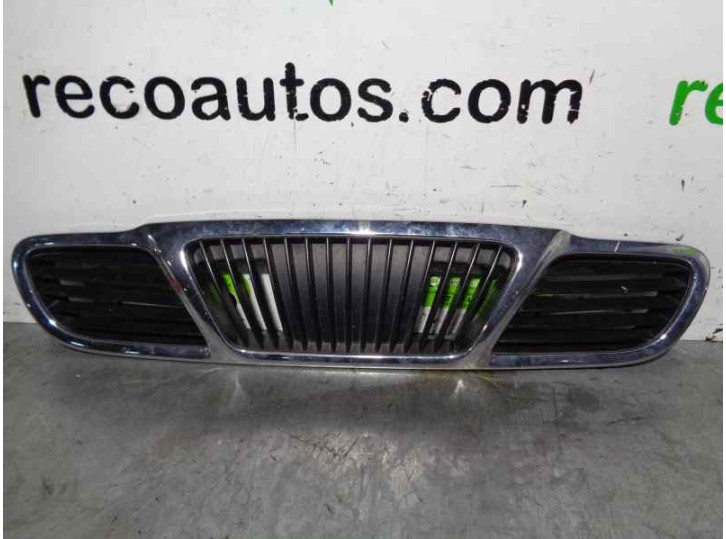Recambio de rejilla delantera para daewoo lanos 1.5 cat referencia OEM IAM 96215294 