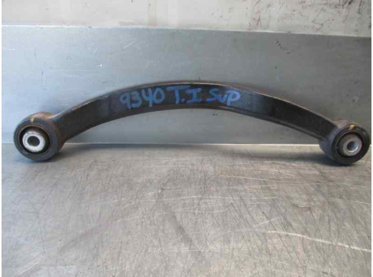 Recambio de brazo suspension superior trasero izquierdo para ssangyong rodius 2.0 td cat referencia OEM IAM 
