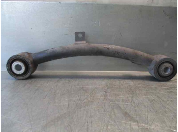 Recambio de brazo suspension superior trasero derecho para ssangyong rodius 2.0 td cat referencia OEM IAM 