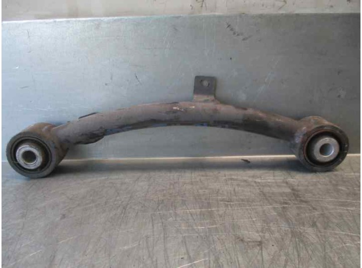 Recambio de brazo suspension superior trasero izquierdo para ssangyong rodius 2.0 td cat referencia OEM IAM   