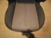 Recambio de asiento delantero derecho para mazda 2 lim. (de) 1.3 active (3-ptas.) referencia OEM IAM D6518813163 D6518813163 