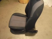 Recambio de asiento delantero derecho para mazda 2 lim. (de) 1.3 active (3-ptas.) referencia OEM IAM D6518813163 D6518813163 