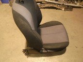 Recambio de asiento delantero derecho para mazda 2 lim. (de) 1.3 active (3-ptas.) referencia OEM IAM D6518813163 D6518813163 