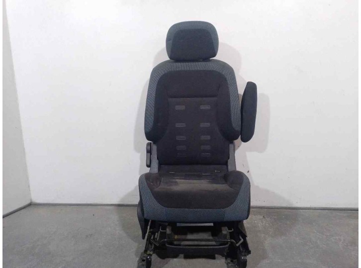 Replacement front right seat for Citroën Berlingo 1.6 16V HDi OEM IAM reference 8906TW BLACK AND BLUE FABRIC 5 DOORS